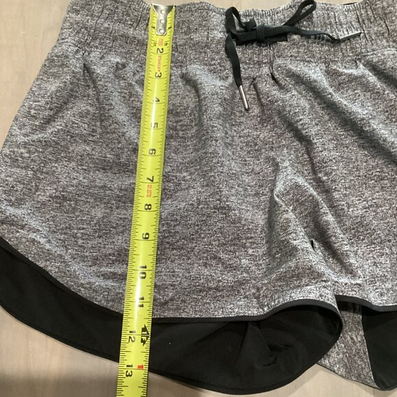 Lululemon Black/Gray Choose a Side Reversible Mid-Rise Shorts - 3" Inseam - Picture 8 of 8